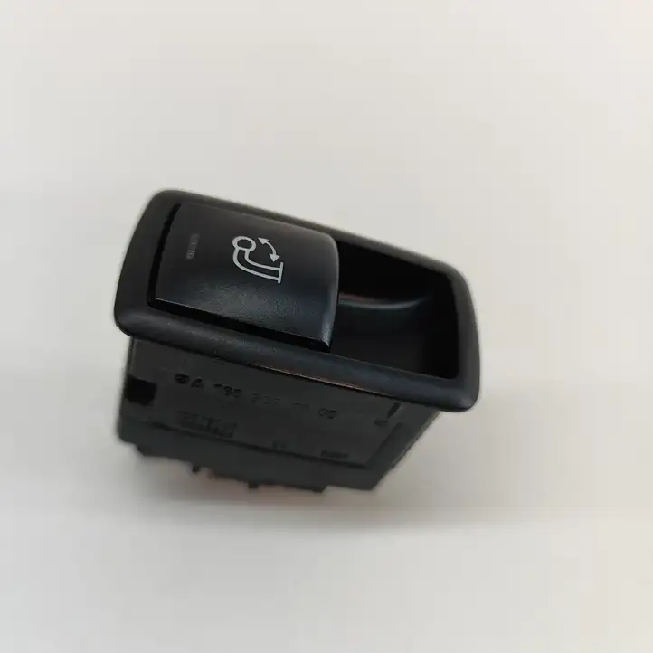 Mercedes-Benz GL X166 (2013 - 2019) A1669051700 Кнопка фаркопа в багажнике — фото 1