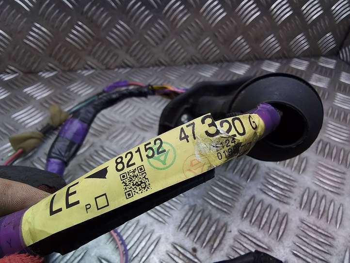 Toyota Prius (XW30) (2009 - 2015)  8215247320G Проводка передних дверей