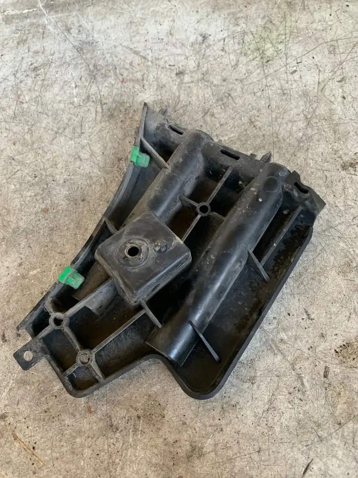 Volvo S60 (2010 - 2013) 30796625 Кронштейн переднего бампера — фото 3