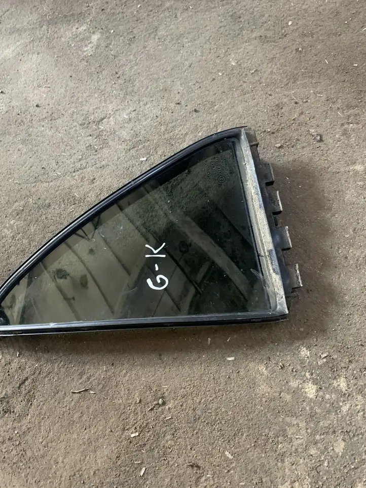 Toyota Corolla E120 E130 (2000 - 2004) Форточка двери — фото 1