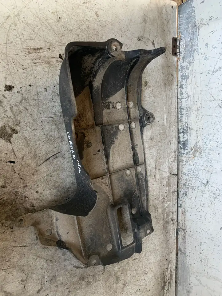 Toyota Corolla E120 E130 (2000 - 2004) Защита днища задней части — фото 3