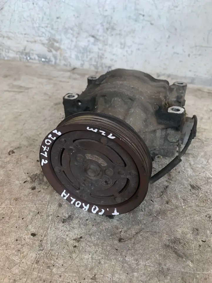 Toyota Corolla E120 E130 (2000 - 2004) Компрессор (насос) кондиционера воздуха — фото 1