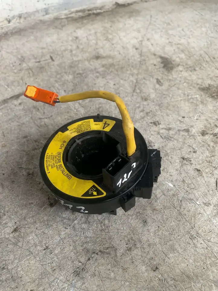 Toyota Corolla E120 E130 (2000 - 2004) 10400967830 Контактное кольцо SRS — фото 1