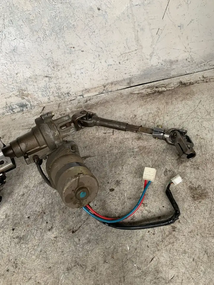 Toyota Corolla E120 E130 (2000 - 2004) 4520002180 Насос гидроусилителя руля — фото 1