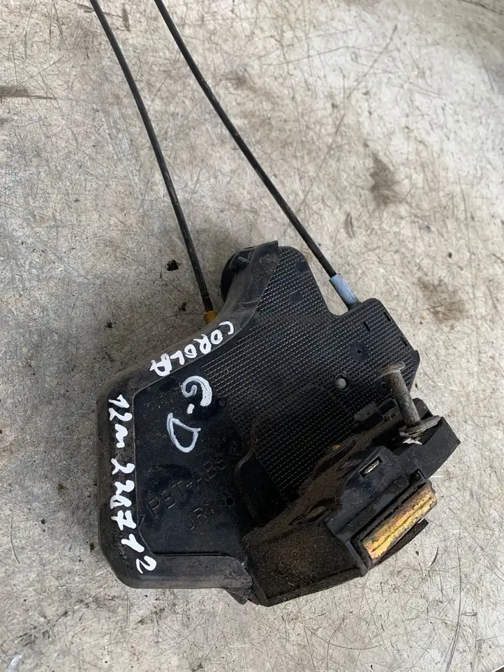 Toyota Corolla E120 E130 (2000 - 2004) Замок задней двери — фото 1