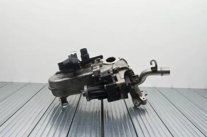 Ford Kuga II (2013 - 2019) 1807320303 Охладитель клапана EGR — фото 9