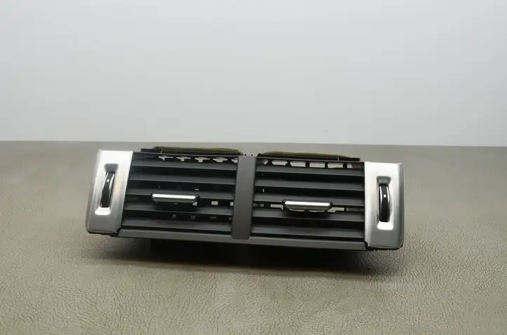 Land Rover Evoque I (2011 - 2015) BJ32014L21A8 Воздушная решетка панели — фото 1