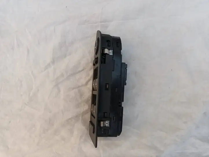 BMW 3 E90 E91 (2005 - 2012) 9217332 Кнопка стеклоподъемников — фото 2