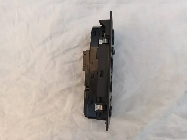 BMW 3 E90 E91 (2005 - 2012) 9217332 Кнопка стеклоподъемников — фото 4