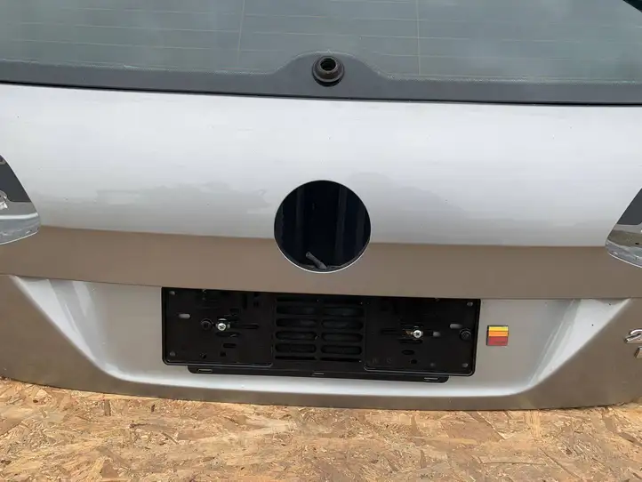 Volkswagen Golf VII (2013 - 2019) 5G9827025E Крышка багажника — фото 7