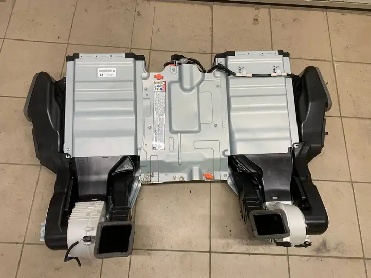 Toyota RAV 4 (XA40) (2012 - 2018) G928048100 Аккумулятор гибридного / электрического автомобиля — фото 1