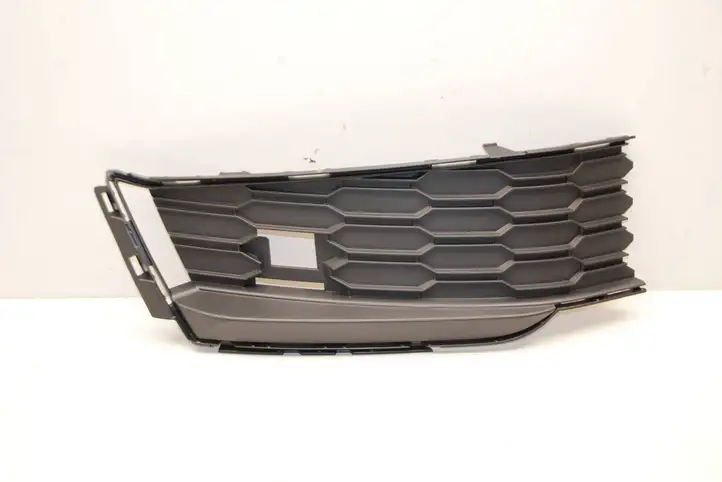 Skoda Kamiq (2019 - ) 658807367 Нижняя решетка переднего бампера — фото 1