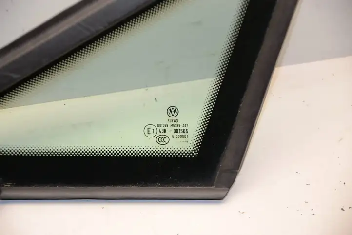 Volkswagen Golf VII (2013 - 2019) 5G0845411E Форточка двери — фото 4