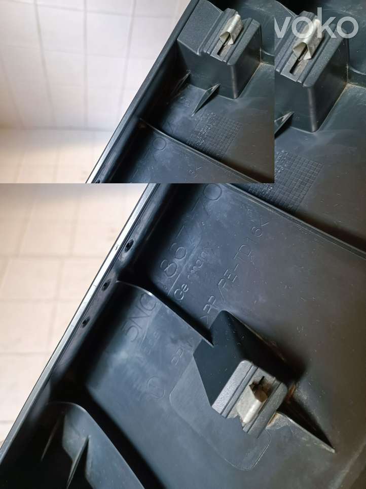 Volkswagen Tiguan (2007 - 2011)  5N0867707 Верхняя отделка (у окна)