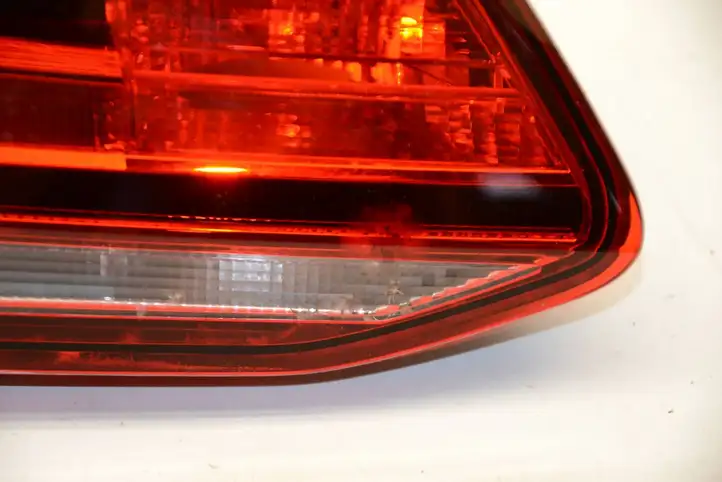 Volkswagen Golf VII (2013 - 2019) 5G9945093F Задний фонарь в крышке багажника — фото 2