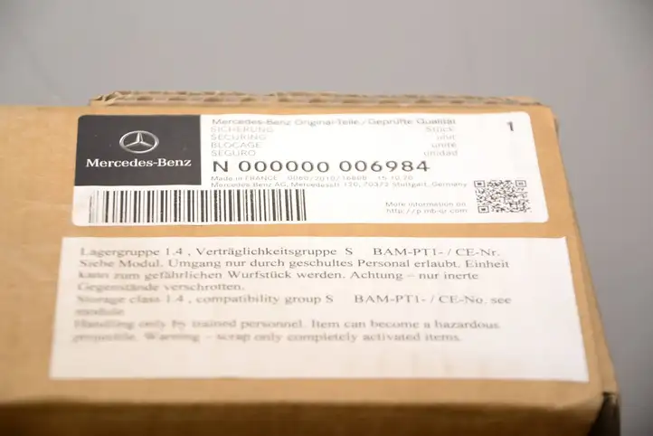 Mercedes-Benz GLE W167 (2019 - ) N000000006984 Реле защиты аккумулятора — фото 6