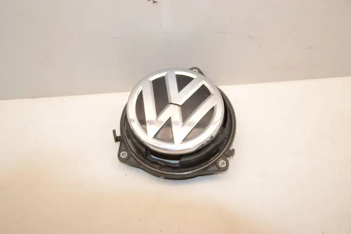 Volkswagen Golf VII (2013 - 2019) 5G9827469F Ручка крышки багажника — фото 2