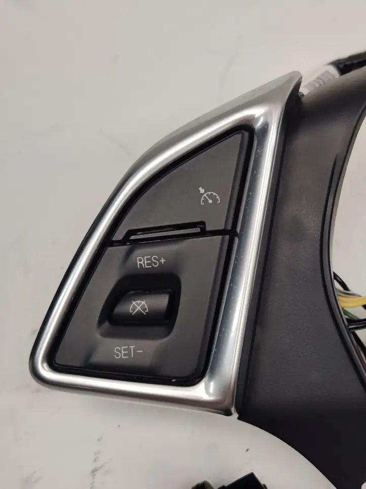 Chevrolet Camaro (2015 - 2018) 10109321 Кнопки на рулевом колесе — фото 3