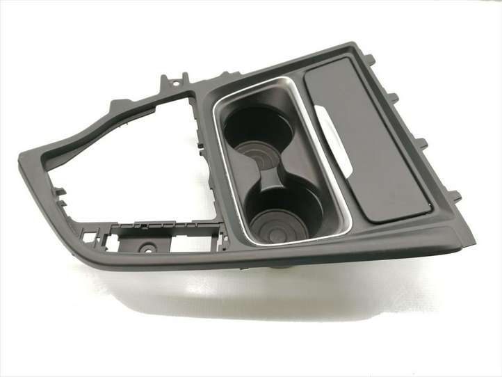 BMW 4 F32 F33 (2013 - 2017)  9218926 Передний держатель чашки