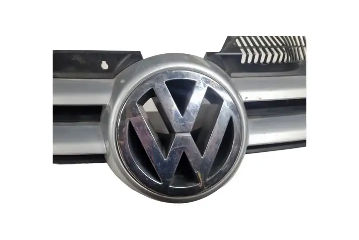 Volkswagen Golf V (2003 - 2009) 1K0853655A Передняя решетка — фото 2