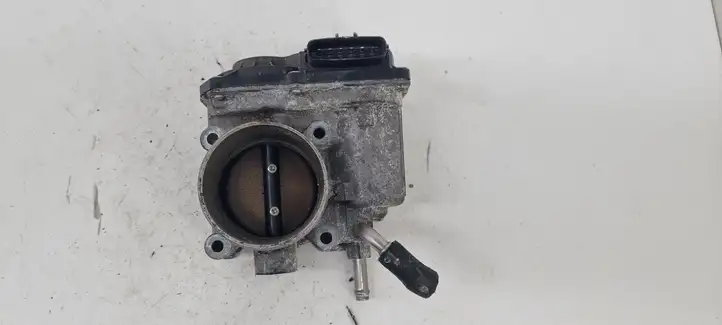 Toyota Corolla Verso AR10 (2004 - 2009) 220300D011 Дроссельная заслонка — фото 1