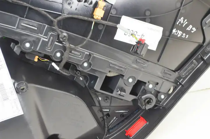 Audi A4 S4 B9 (2015 - 2019) 8W0867317 Обшивка задней двери — фото 2