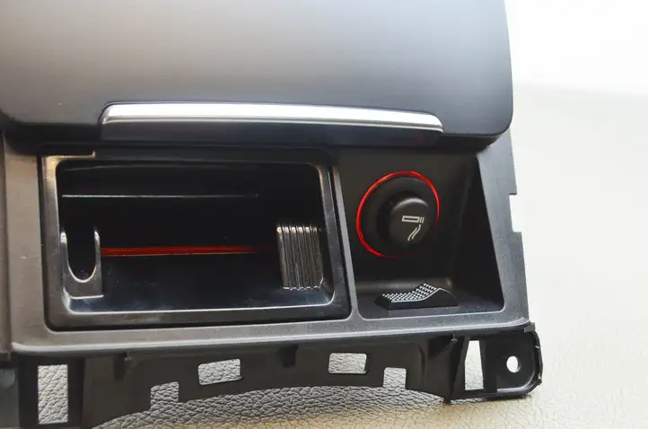 Audi Q5 SQ5 (2008 - 2012) 8K0857951C Передняя пепельница — фото 9