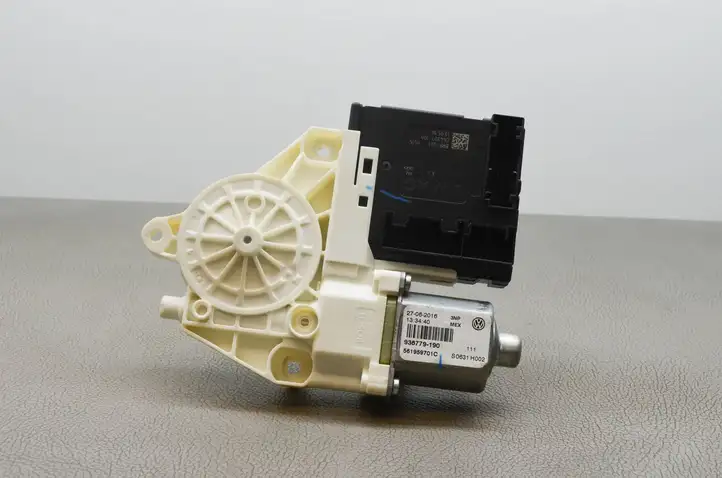 Volkswagen Jetta VI (2011 - 2018) 3C0959793J Мотор стеклоподъемника передний — фото 1