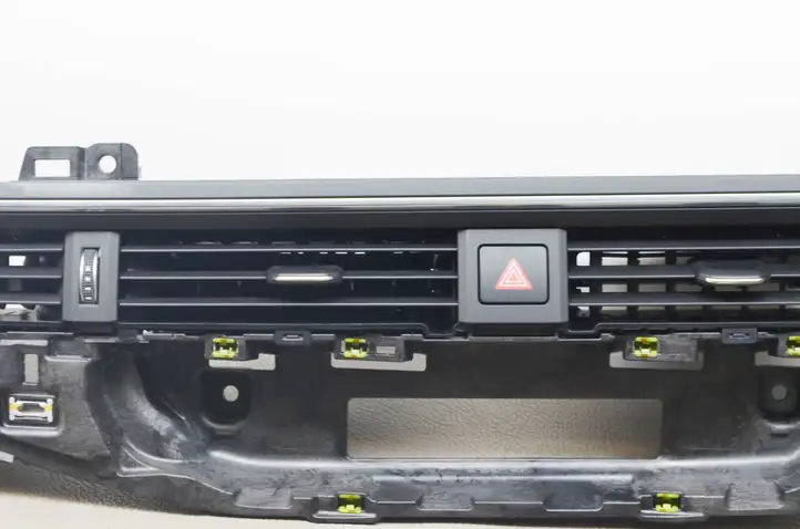 Audi A4 S4 B9 (2015 - 2019) 8W0971659 Воздушная решетка панели — фото 6