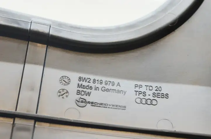 Audi A4 S4 B9 (2015 - 2019) 8W2819979A Прочие детали моторного отсека — фото 6