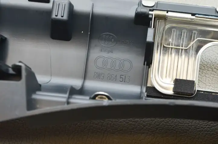 Audi A4 S4 B9 (2015 - 2019) 8W9864513 Отделка порога багажника — фото 4