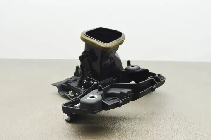 Audi A5 (2016 - ) 8W1820901B Воздушная решетка панели — фото 7