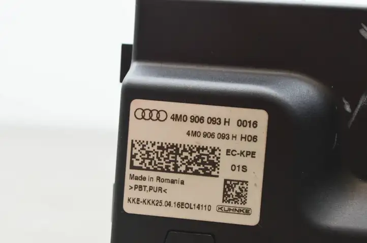 Audi A5 (2016 - ) 4M0906093H Блок управления топливным насосом — фото 7