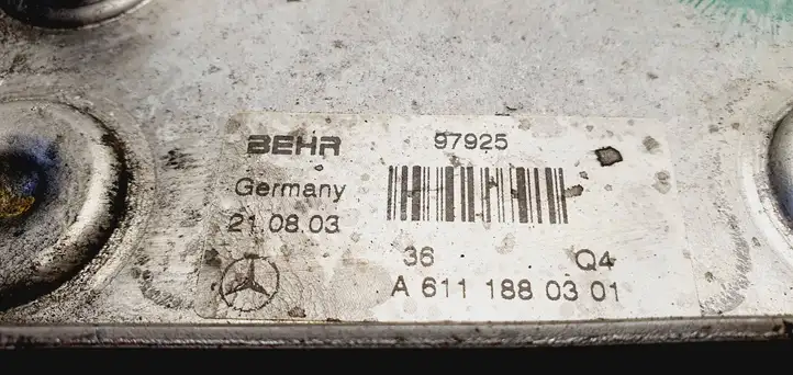 Mercedes-Benz C W203 (2000 - 2007) A6111880301 Кронштейн масляного фильтра — фото 4