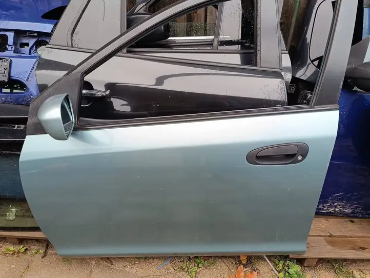Honda Civic (2001 - 2005) Дверь — фото 2