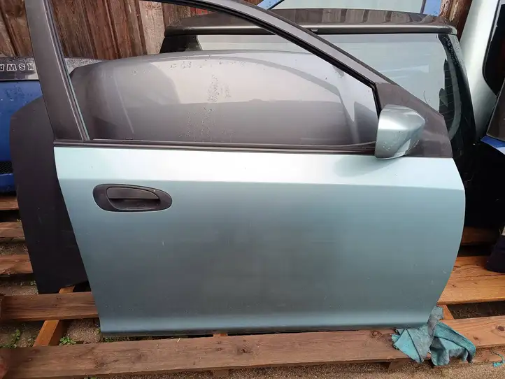 Honda Civic (2001 - 2005) Дверь — фото 1