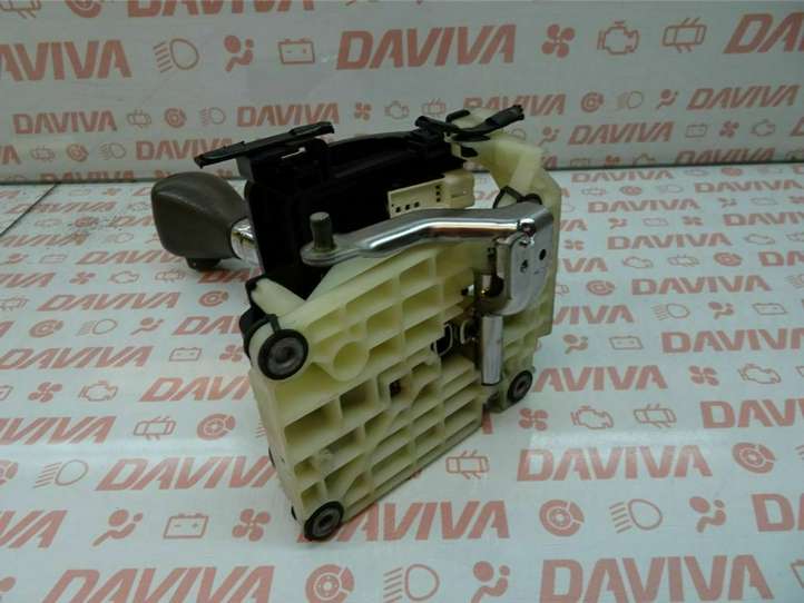 Lexus GS 300 350 430 450h (2007 - 2011)   Отделка рычага переключения передач (кожа, головка)