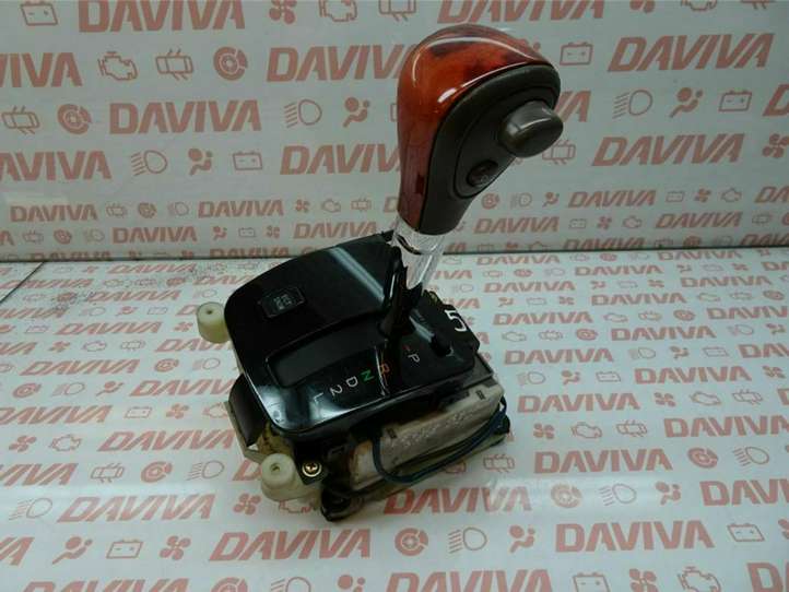 Lexus GS 300 350 430 450h (2007 - 2011)   Отделка рычага переключения передач (кожа, головка)