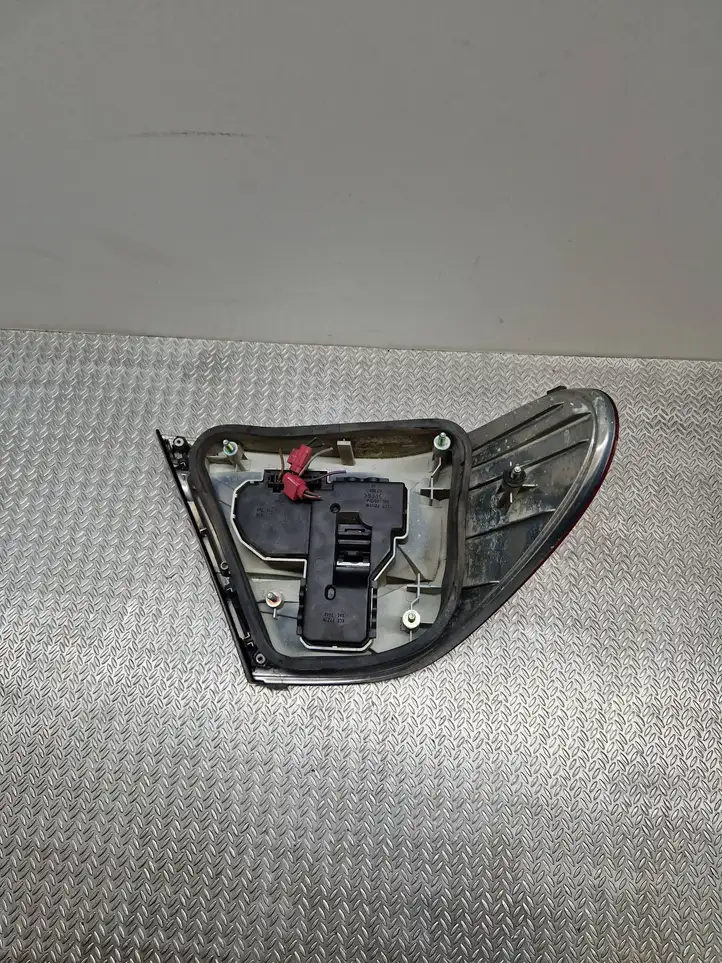 Mercedes-Benz CLK A208 (1997 - 2002) 2088200264 Задний фонарь в кузове — фото 2