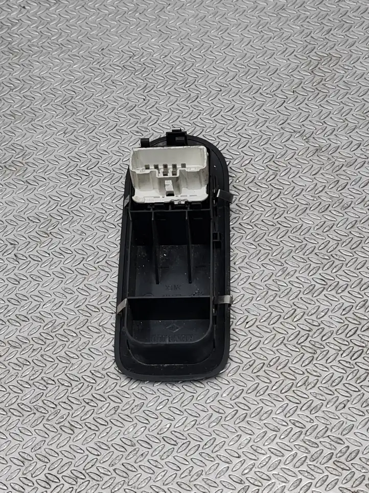 Renault Clio III (2005 - 2012) 8200356519 Кнопка стеклоподъемников — фото 3