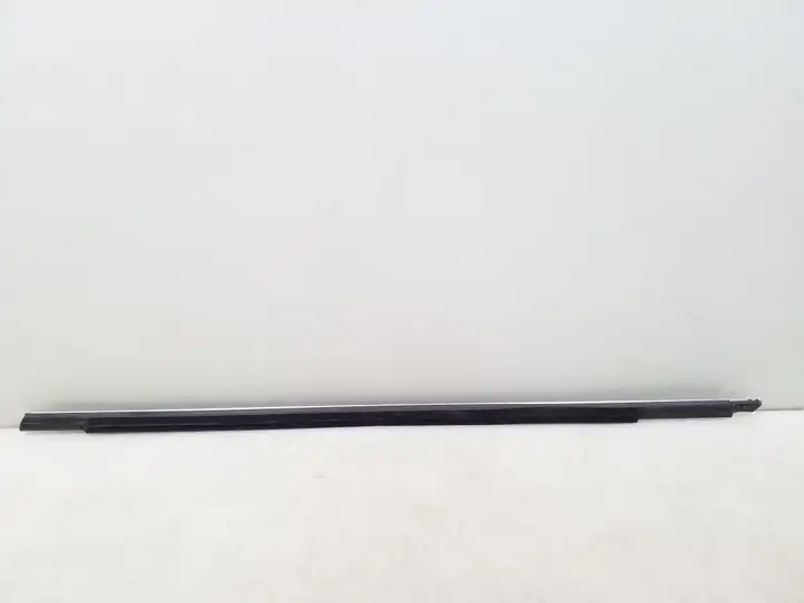 Mercedes-Benz A W177 (2018 - ) A1777250400 Накладка стекла передней двери — фото 5
