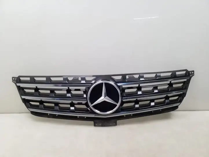 Mercedes-Benz ML W166 (2012 - 2017) A1668800985 Передняя решетка — фото 1