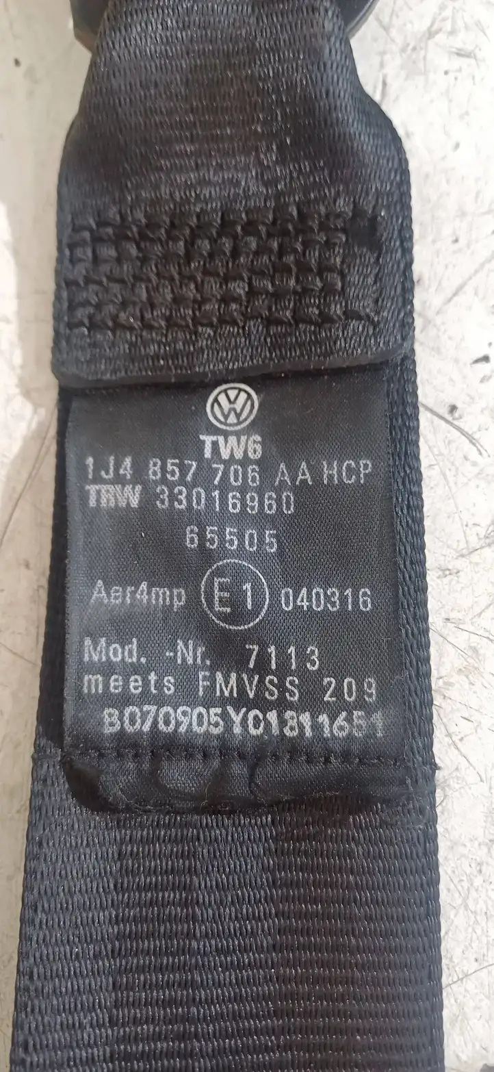 Volkswagen Golf IV (1998 - 2005) 1J4857706AA Передний ремень безопасности — фото 2