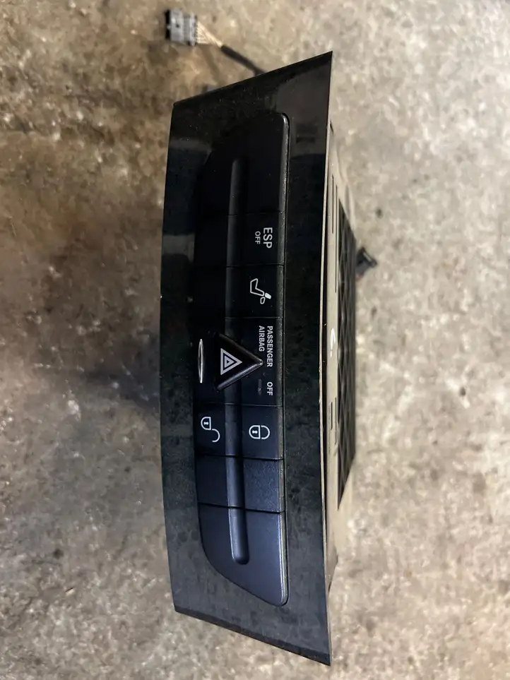 Mercedes-Benz E W211 (2002 - 2009) A2116800552 Блок кнопок на панели — фото 1