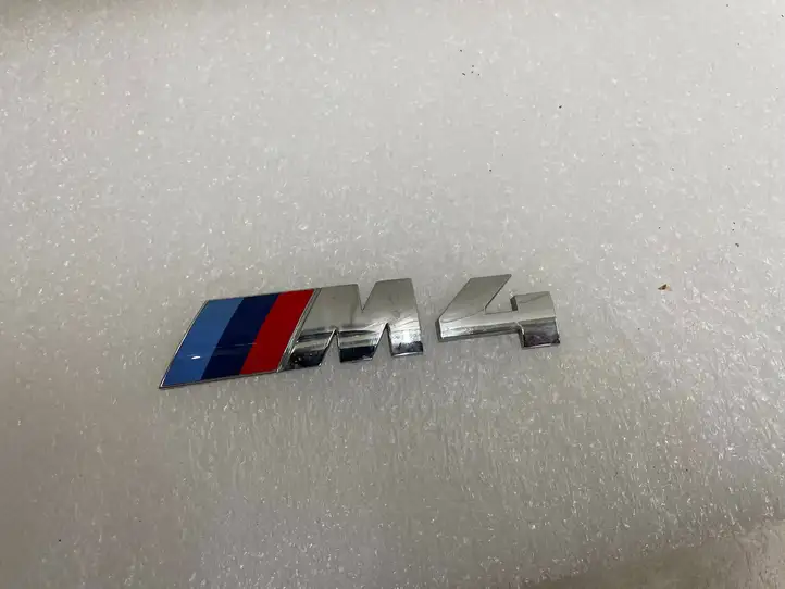 BMW M4 F82 F83 (2014 - 2020) 51138054330 Эмблема производителя — фото 1
