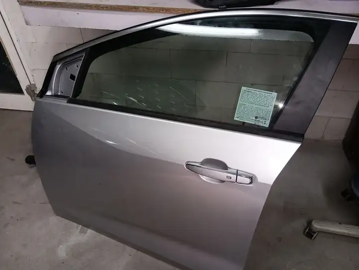 Chevrolet Volt II (2015 - ) Дверь — фото 1