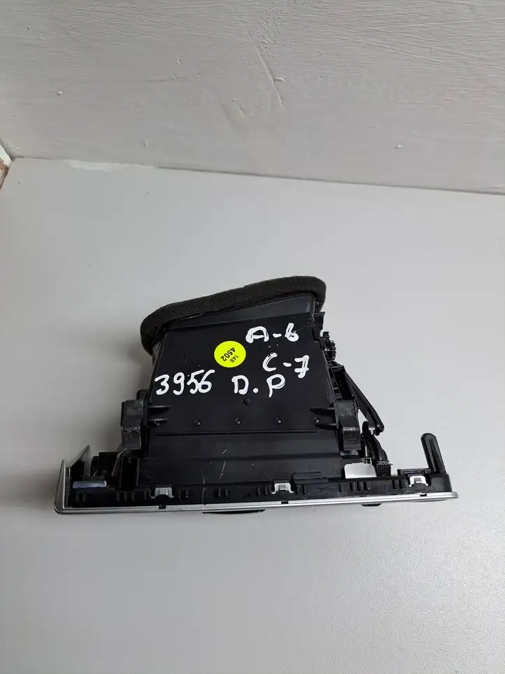 Audi A6 C7 (2011 - 2014) 4G1820902 Боковой воздушный дефлектор — фото 2