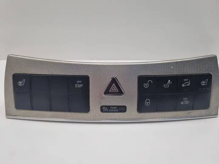 Mercedes-Benz CLK A209,C209 (2002 - 2009) A2096890031 Включатель аварийных фонарей — фото 3