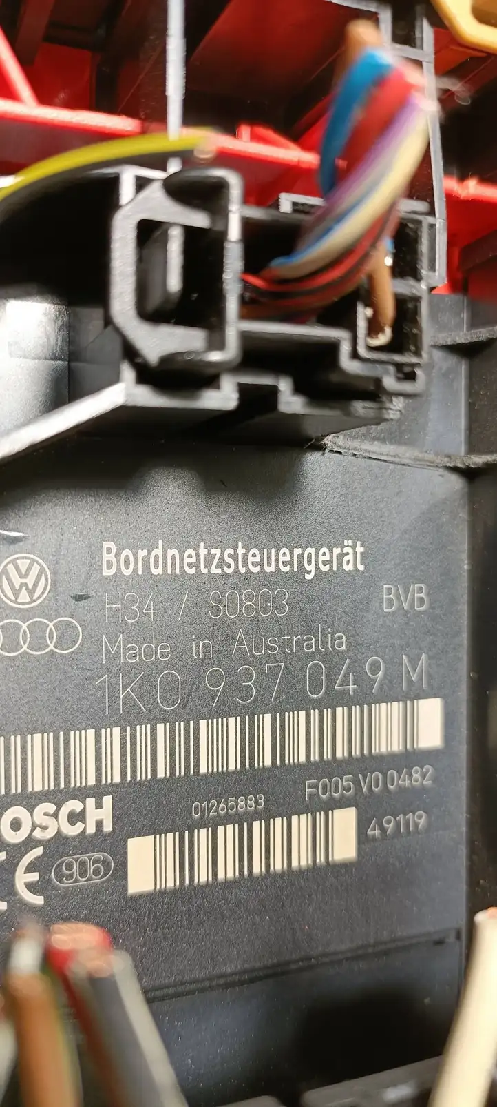 Volkswagen Golf V (2003 - 2009) 1K0937049M Модуль комфорта — фото 3