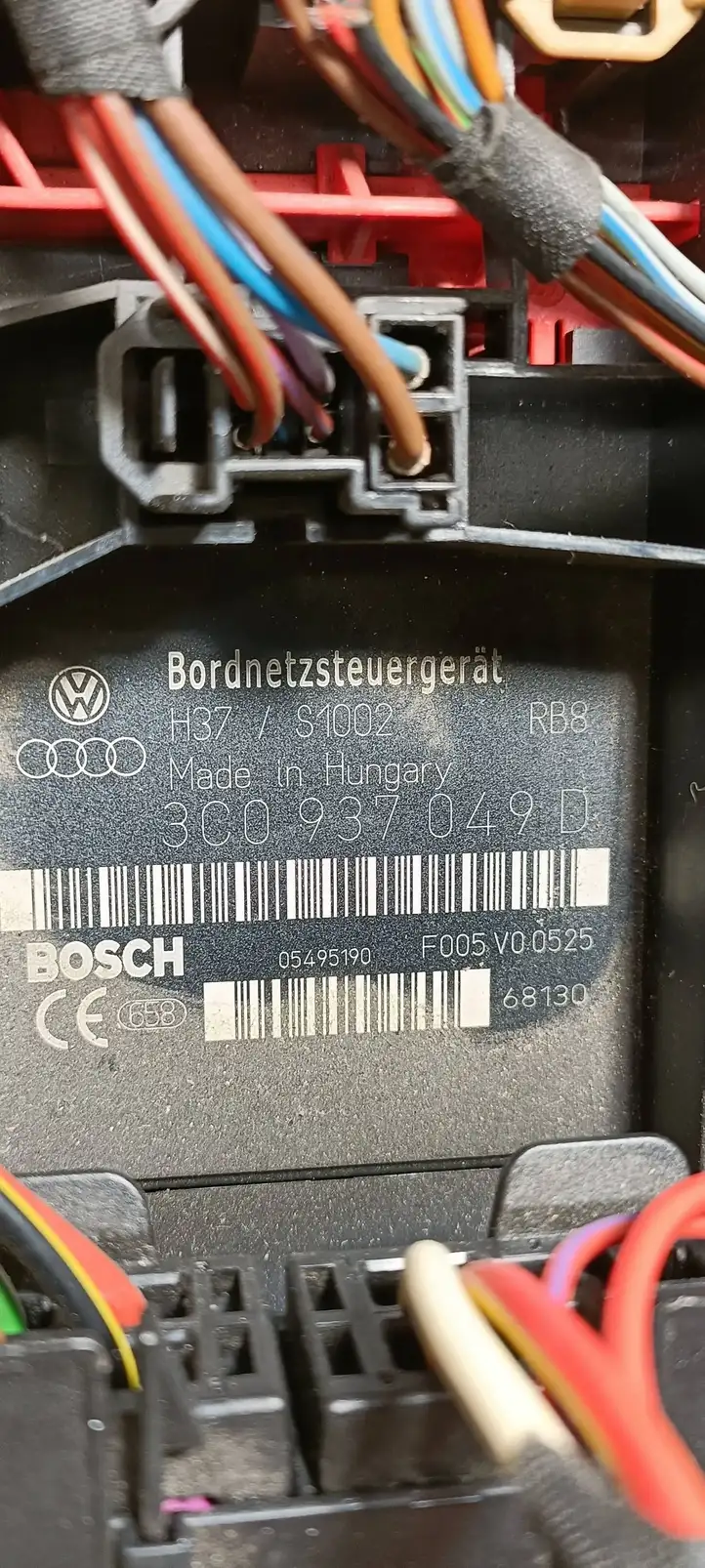 Volkswagen Touran I (2003 - 2010) 3C0937049D Модуль комфорта — фото 4